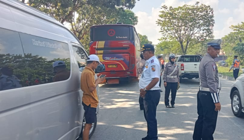 Dishub Pekanbaru Ajak Pihak Terkait Tindak Angkutan Barang dan Bus yang Langgar Jalur Kota