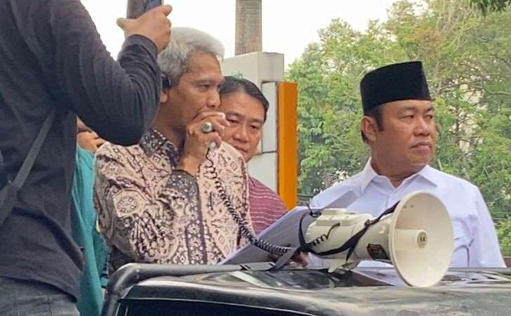Ketua DPRD Riau Tegaskan Komitmen Kawal Putusan MK di Hadapan Mahasiswa