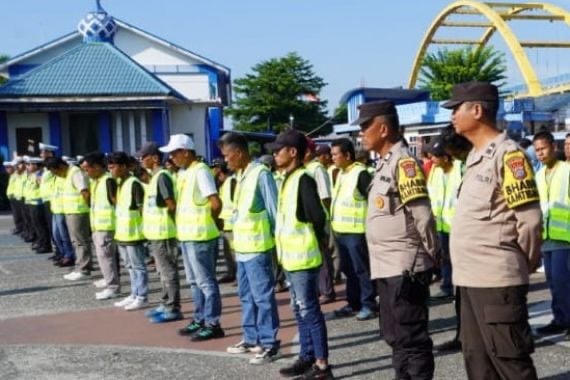 Polda Riau Rekrut 78 ‘Pak Ogah’, Kini Jadi Supeltas dan Dilarang Pungut Uang di U-Turn