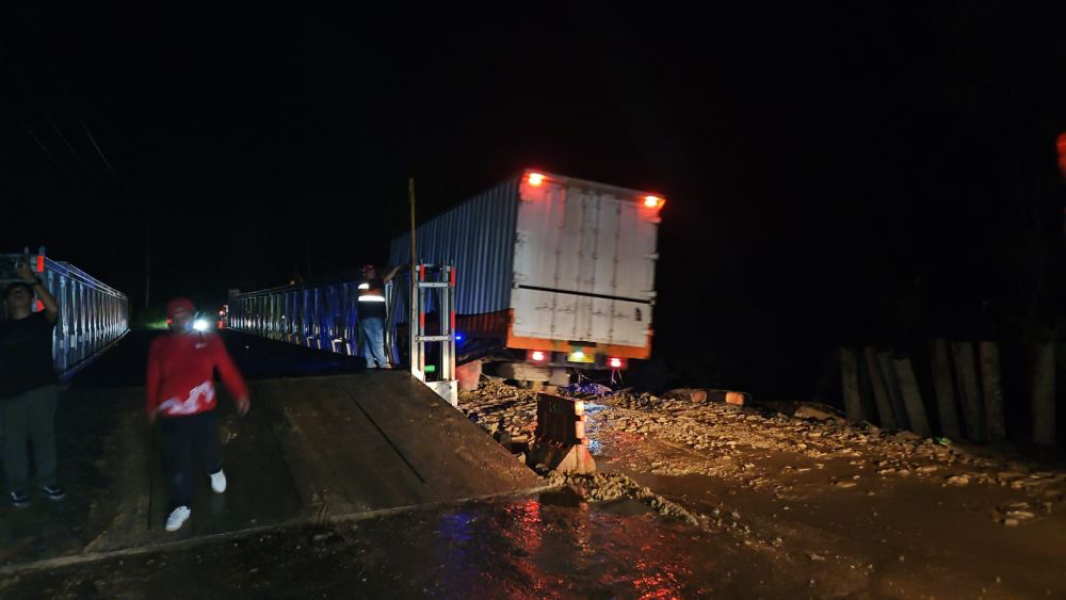 Longsor di Jalan Lintas Riau-Sumbar, Sistem Buka Tutup Kembali Diberlakukan