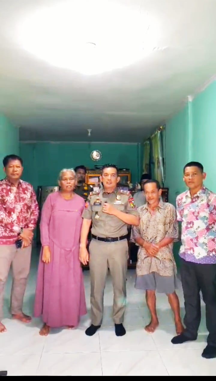 Viral Pelanggaran Satpol PP di Media Sosial : Kasatpol PP Pekanbaru Kunjungi Rumah Ibu Mardiana