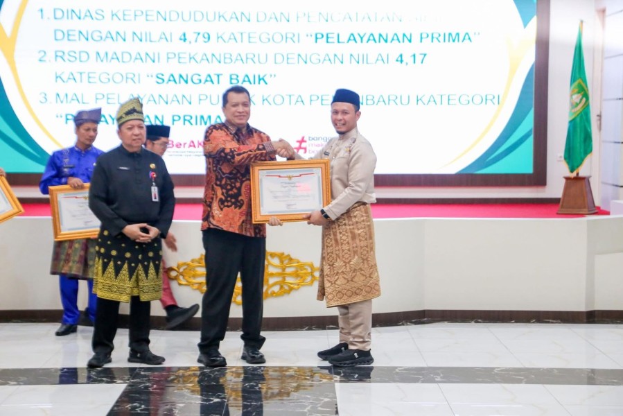DPMPTSP Pekanbaru Sabet Penghargaan Pelayanan Prima untuk Keenam Kalinya