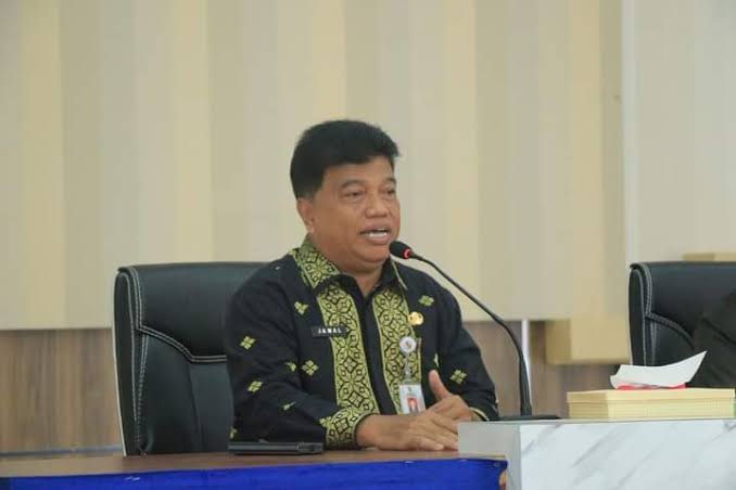 Disdik Pekanbaru Larang Sekolah Jual Seragam