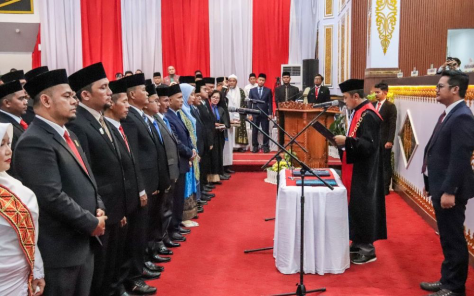Resmi Dilantik, 50 Anggota DPRD Pekanbaru Siap Jalankan Amanah untuk Kota Madani