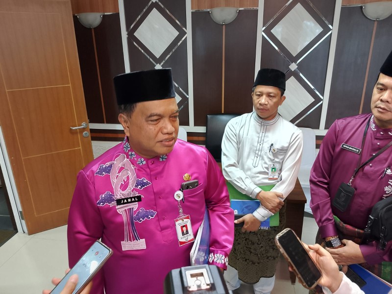 Disdik Pekanbaru Larang Sekolah Jual Seragam Siswa Baru