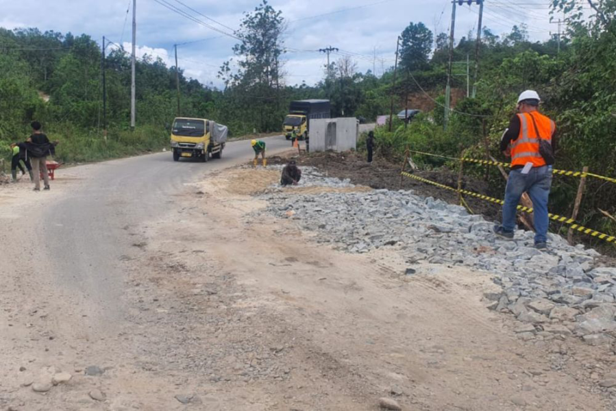 Jalan Lintas Riau-Sumbar di Kampar Masih Buka Tutup Selama Perbaikan