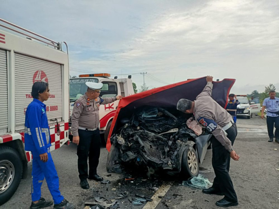 Kecelakaan di Jalur Tol Bhatin Solapan, Tiga Orang Tewas, Dua Luka-Luka