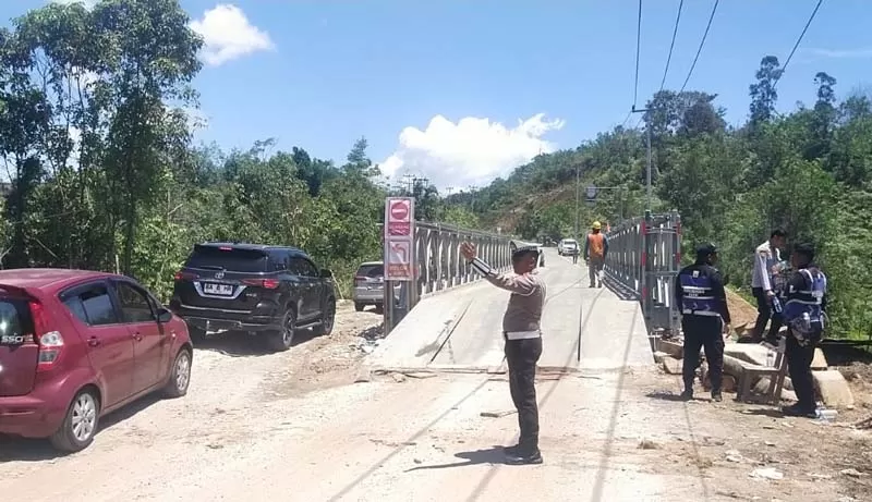Longsor di Jalan Riau-Sumbar Berhasil Diatasi, Kendaraan Berat Diimbau Lewat Jalur Alternatif